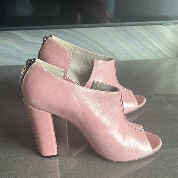 Mo Saique Henri Block Heel in Pale Pink - Picture 4 of 7